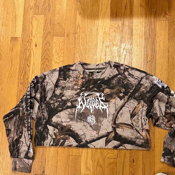 Darc Sport Tops - Darc Sport Camouflage Long Sleeve Crop Top